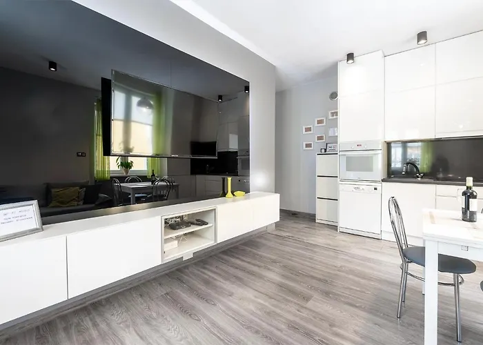 Hillwood Apartment